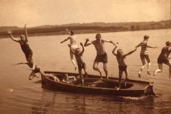 Neuegling am Riegsee: Baden vom Boot